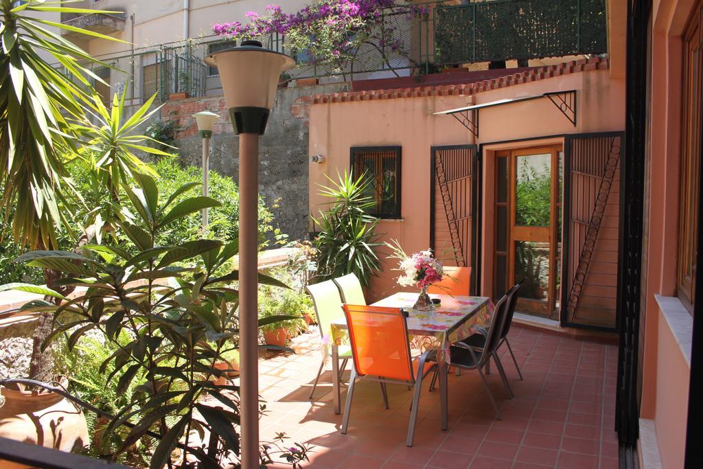 تاورمينا Bed And Breakfast Josepha الغرفة الصورة